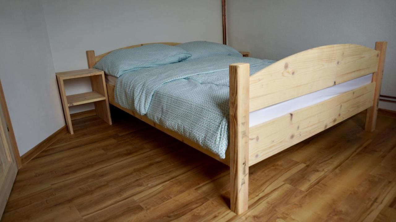 Baselj Lodge Dom Na Lovrencu מראה חיצוני תמונה